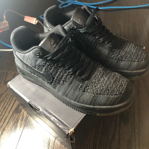 Air Force 1s Flyknit Low - Picture 2 of 4